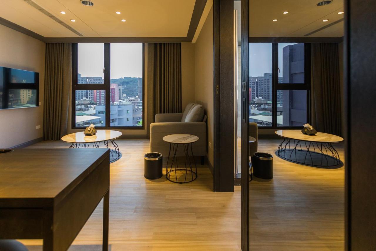 Q21 Hotel Kaohsiung Exteriör bild