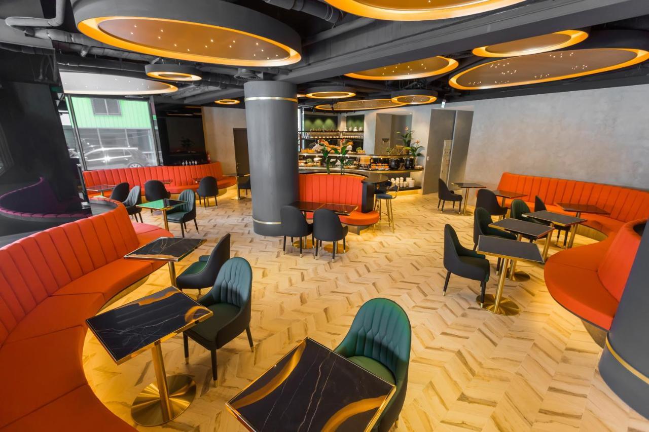 Q21 Hotel Kaohsiung Exteriör bild